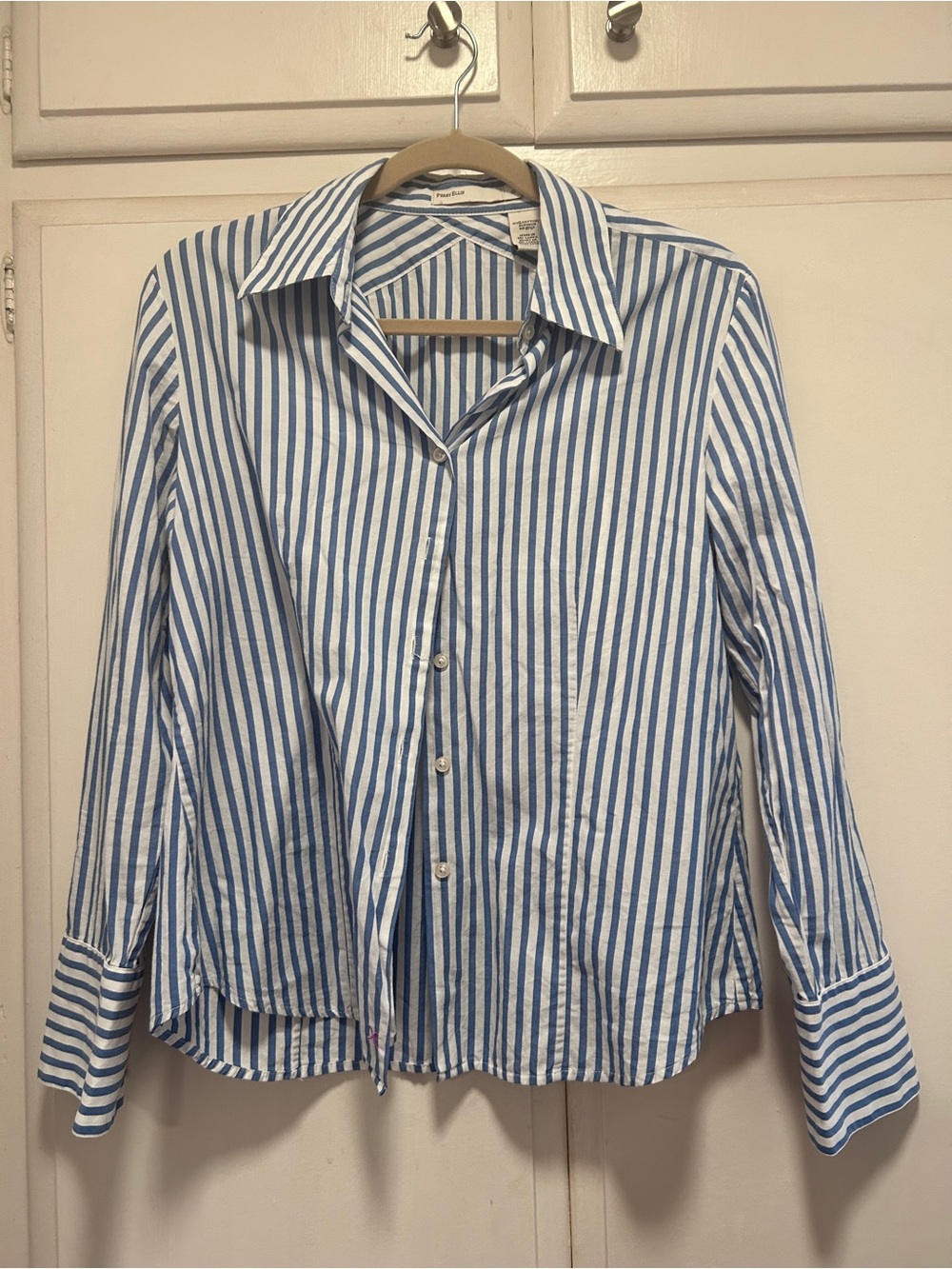 Perry Ellis Blue and White Vertical Stripe Button‑Down Shirt